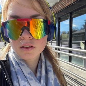 Meet your Posher, Anya